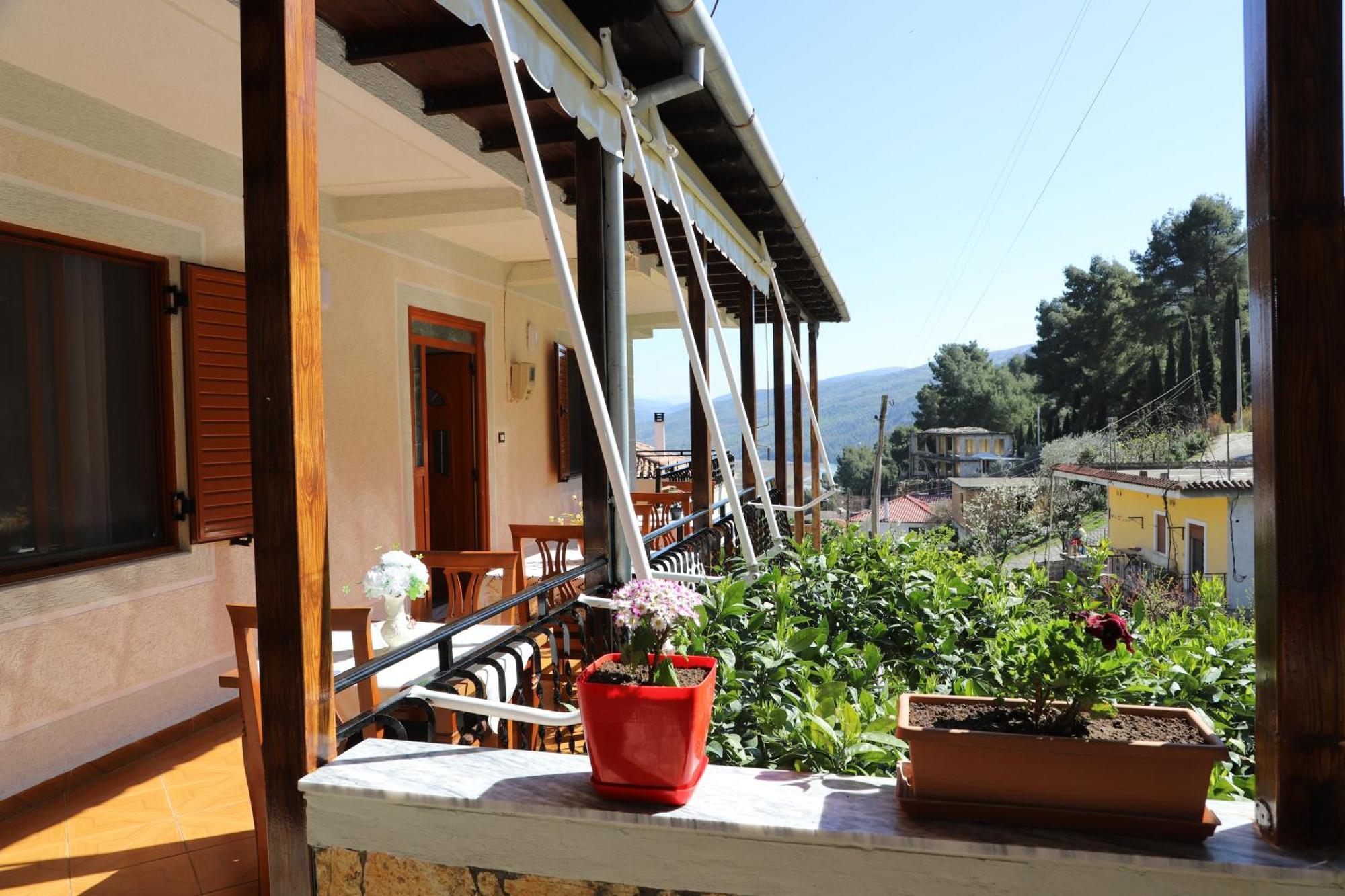 Guest House Marjo Berat Esterno foto