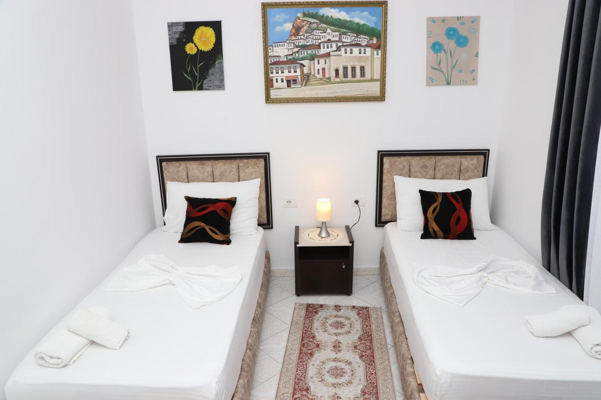 Guest House Marjo Berat Esterno foto