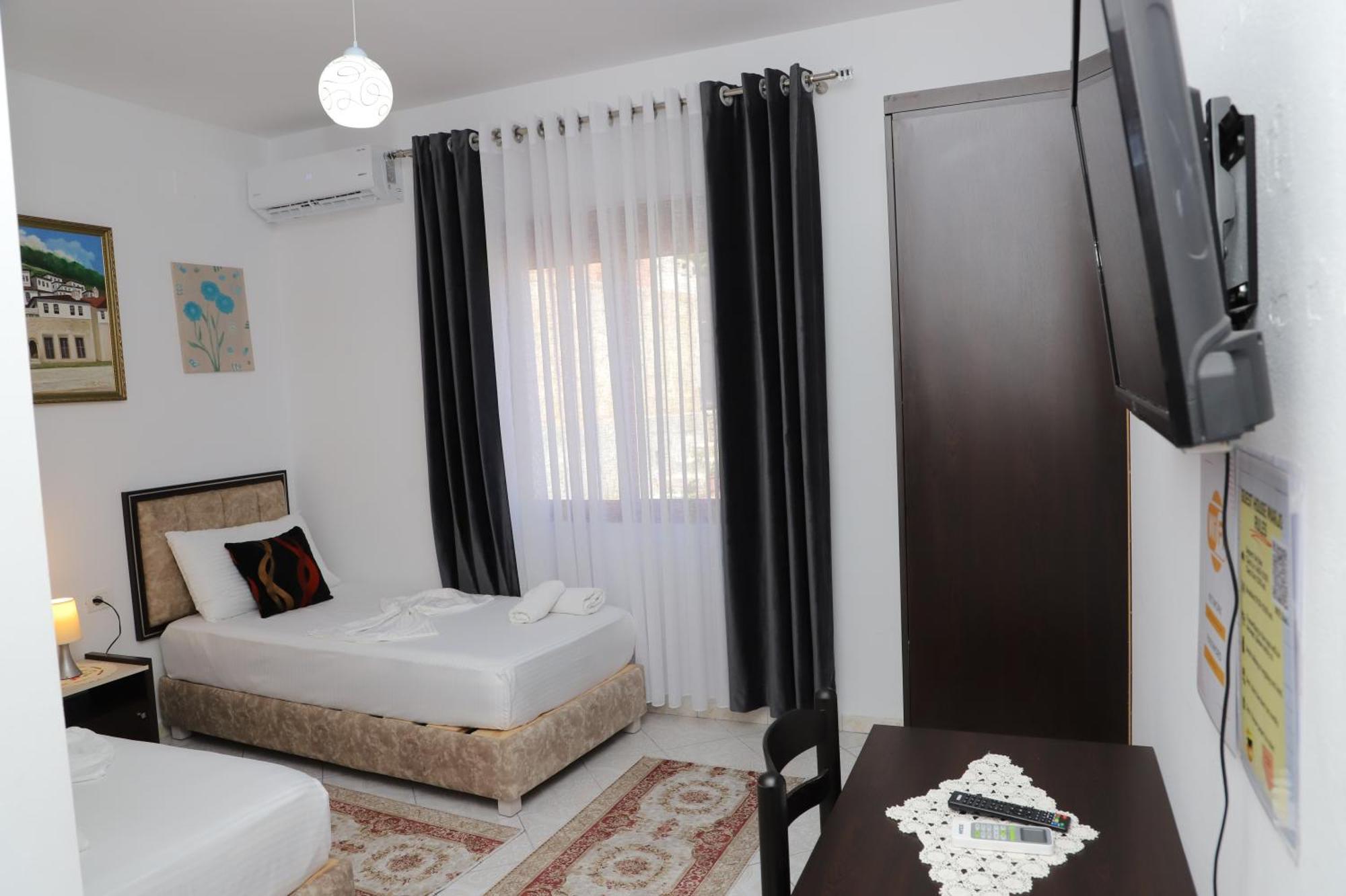 Guest House Marjo Berat Esterno foto
