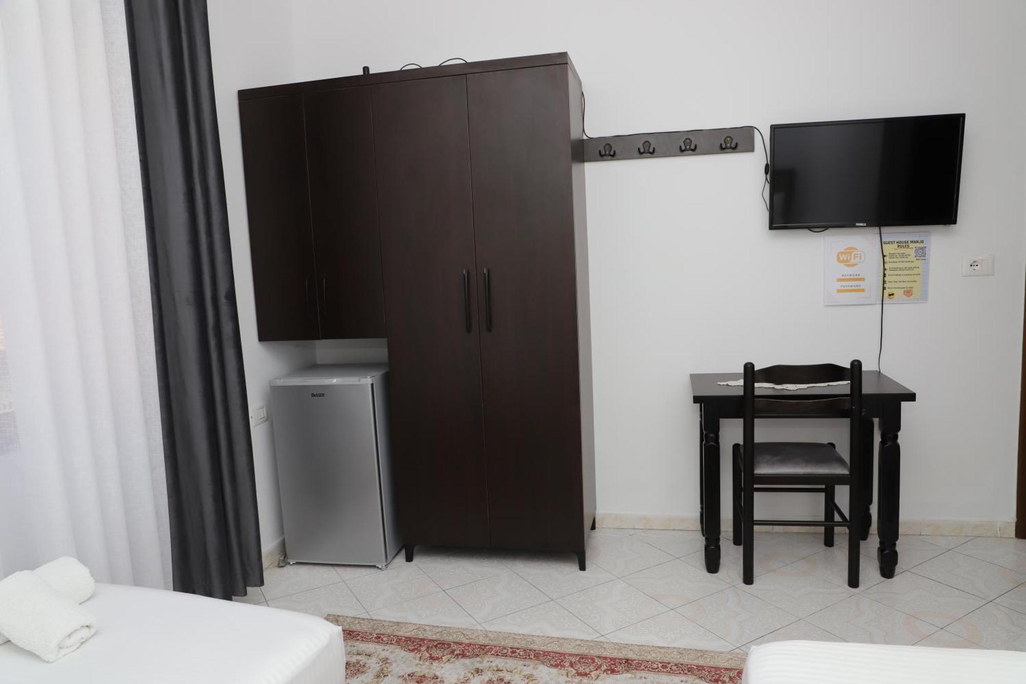 Guest House Marjo Berat Esterno foto