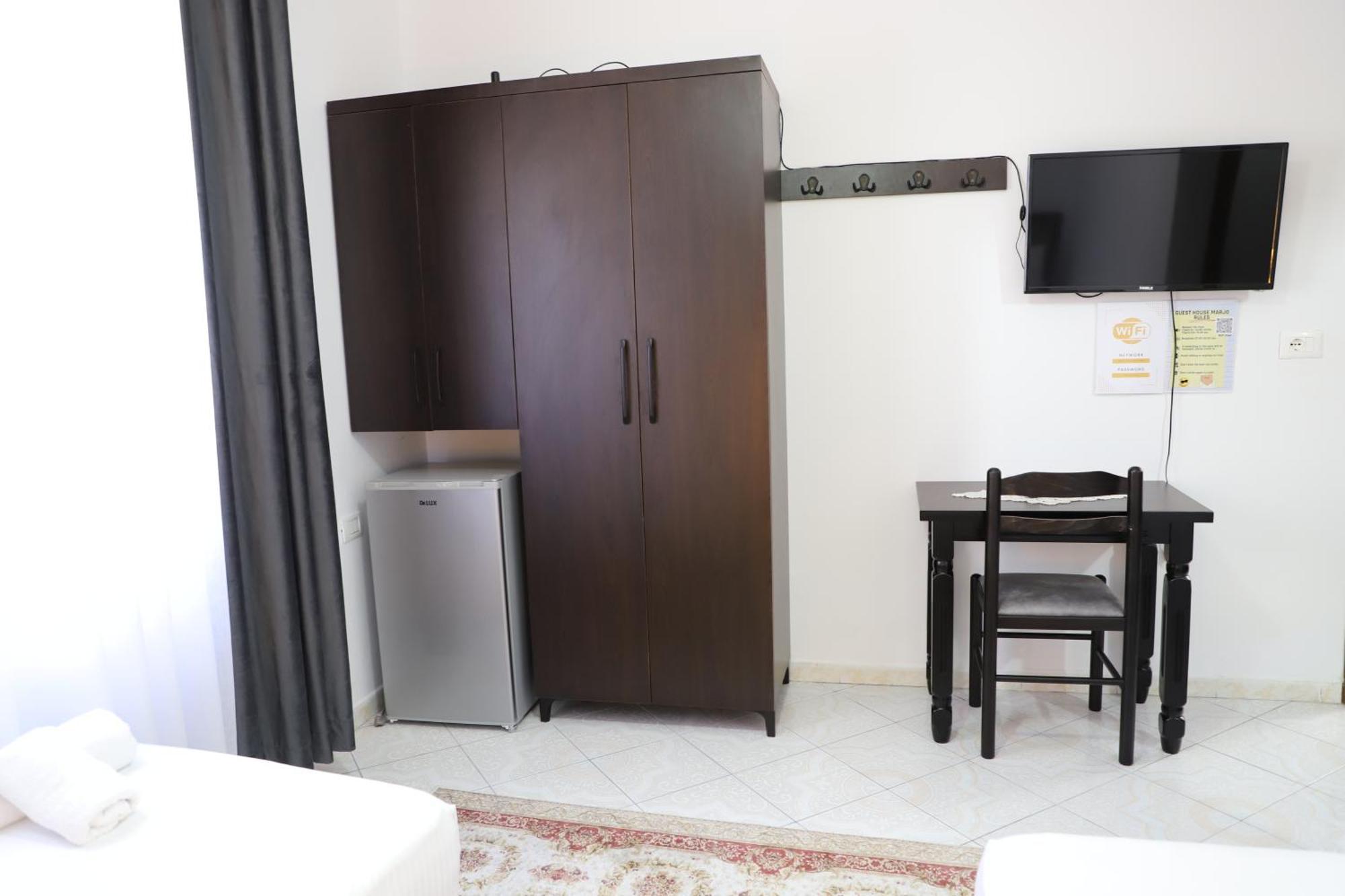 Guest House Marjo Berat Esterno foto